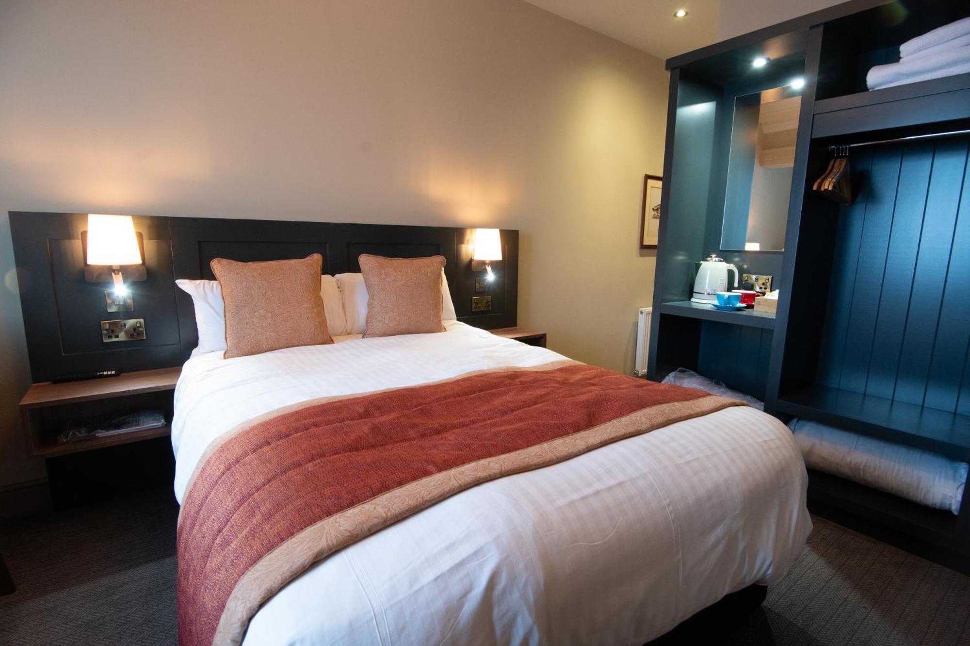 The Dukeries Lodge, Edwinstowe, Nottinghamshire ภายนอก รูปภาพ