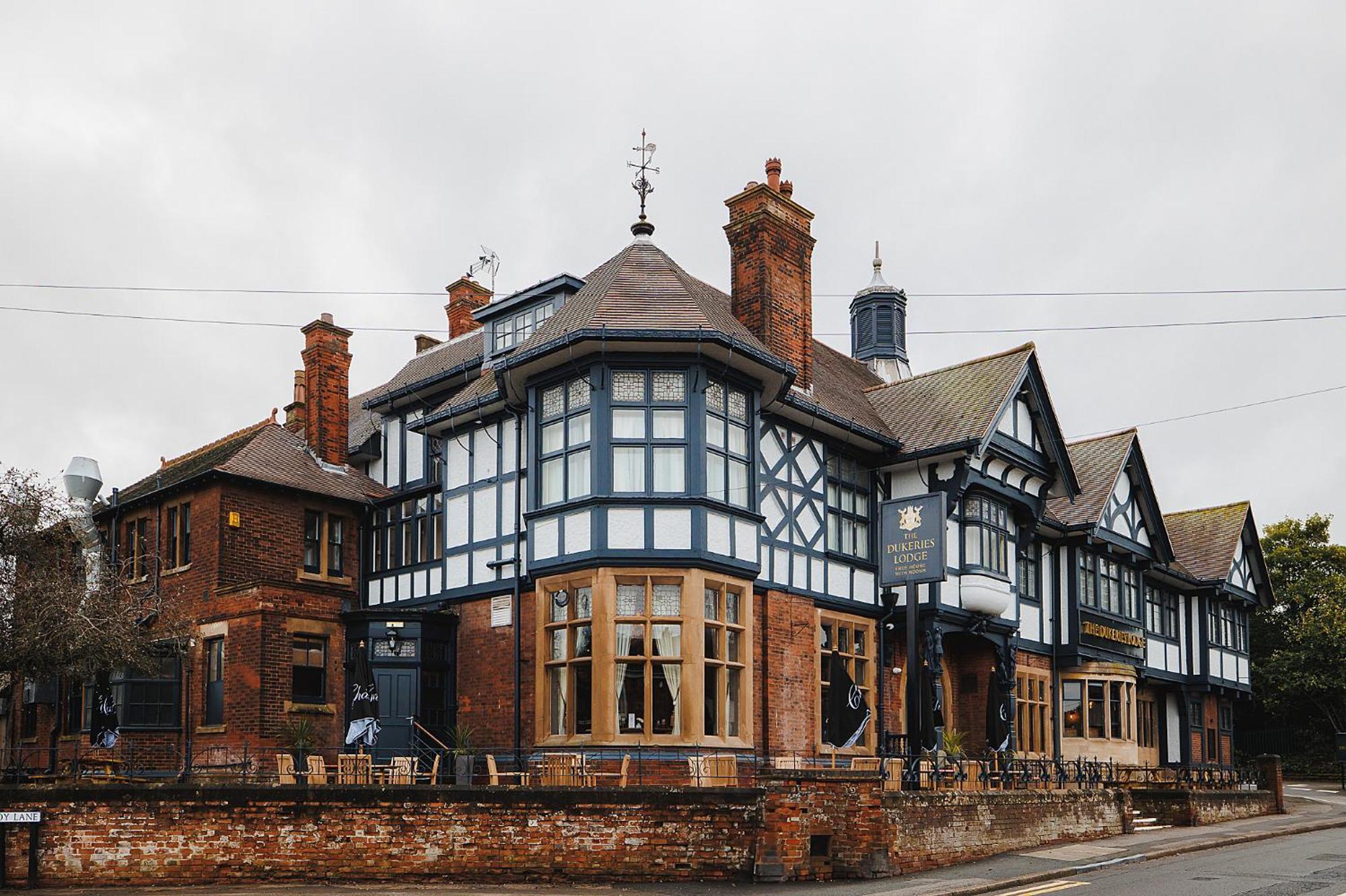 The Dukeries Lodge, Edwinstowe, Nottinghamshire ภายนอก รูปภาพ