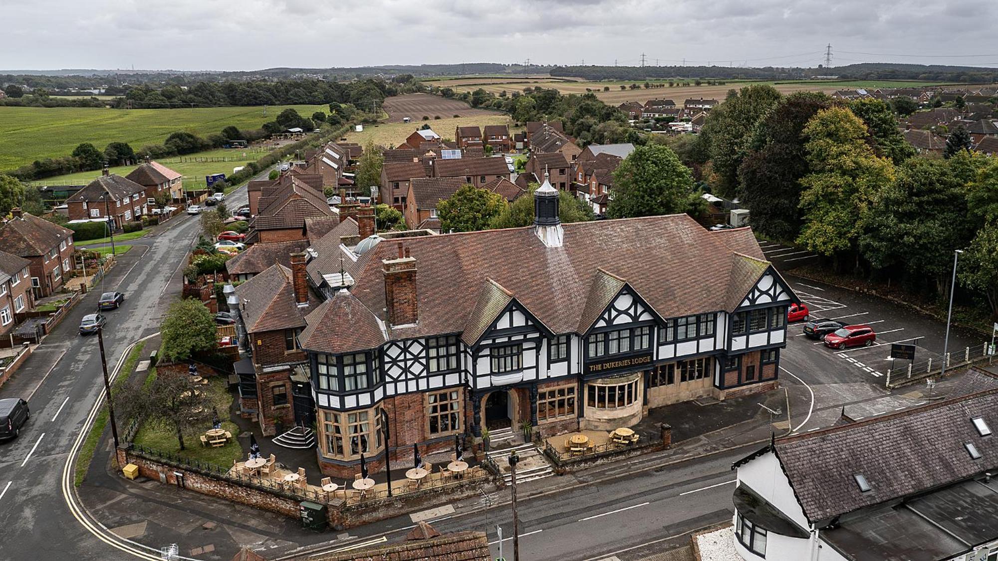 The Dukeries Lodge, Edwinstowe, Nottinghamshire ภายนอก รูปภาพ